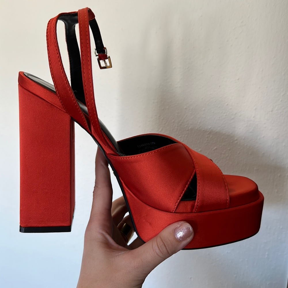 Burnt orange platform heel Zara. worn once!